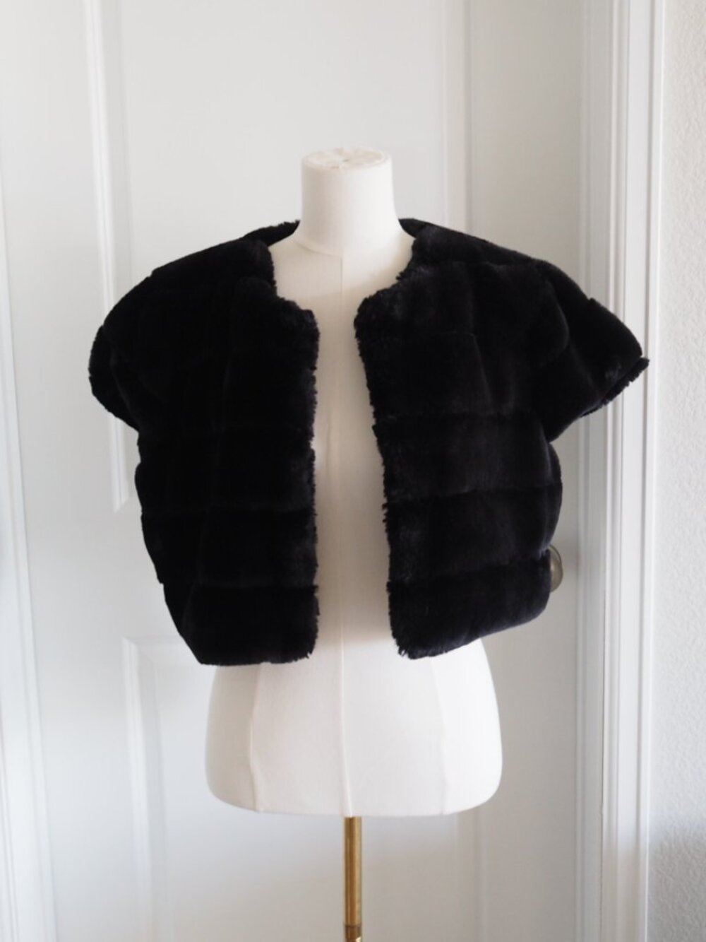 JW Jason Wu Kohl's Black Faux Fur Cropped Bolero Jacket L Quiet Luxury Old Money - Picture 9 of 15